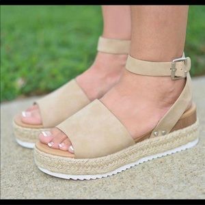 SODA brand Wedge sandal